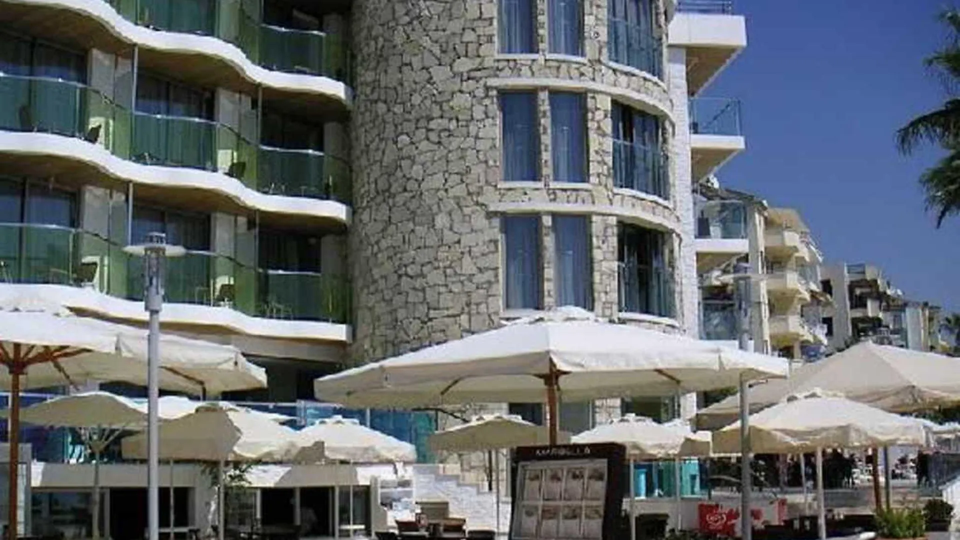 Marbella Hotel 말마리스