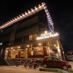 Super Townhouse Edasserys Sea Pearl 4*, Kochi India